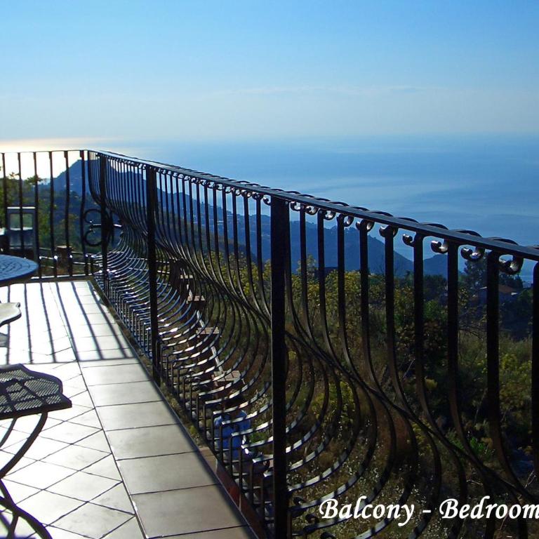 Villa Etna Mare - Pool villa in peaceful location with breathtaking views of the sea, Mt Etna & Taormina - - Three-Bedroom House - 13