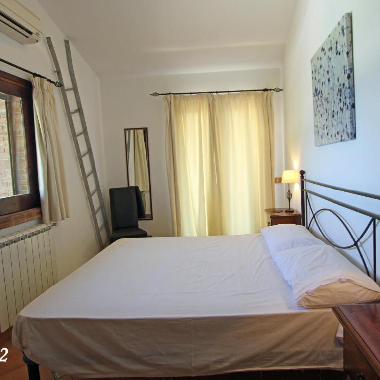 Villa Etna Mare - Pool villa in peaceful location with breathtaking views of the sea, Mt Etna & Taormina - - Three-Bedroom House - 11