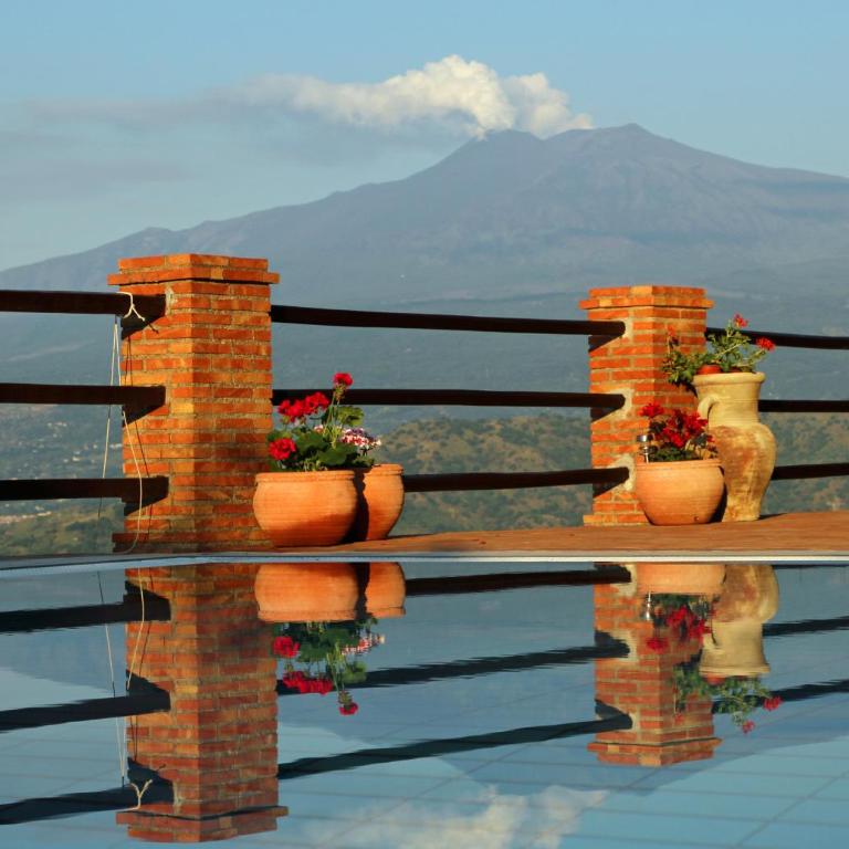 Villa Etna Mare - Pool villa in peaceful location with breathtaking views of the sea, Mt Etna & Taormina - - Three-Bedroom House - 21