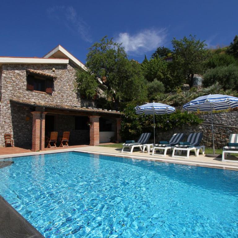 Villa Etna Mare - Pool villa in peaceful location with breathtaking views of the sea, Mt Etna & Taormina - - Three-Bedroom House - 1