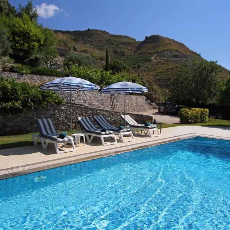 Villa Etna Mare - Pool villa in peaceful location with breathtaking views of the sea, Mt Etna & Taormina - - Three-Bedroom House - 9