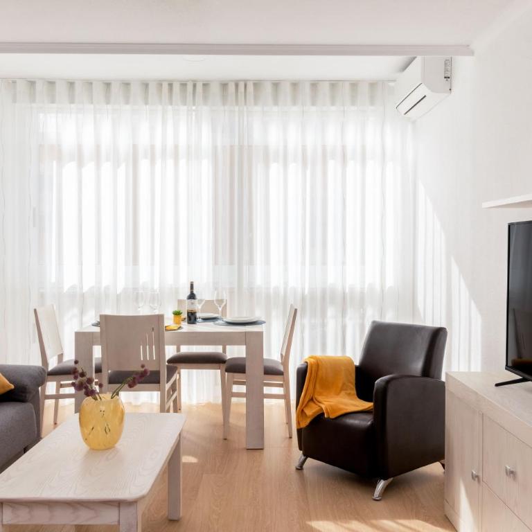 Espanatour LA PALOMA - Two-Bedroom Apartment - 3