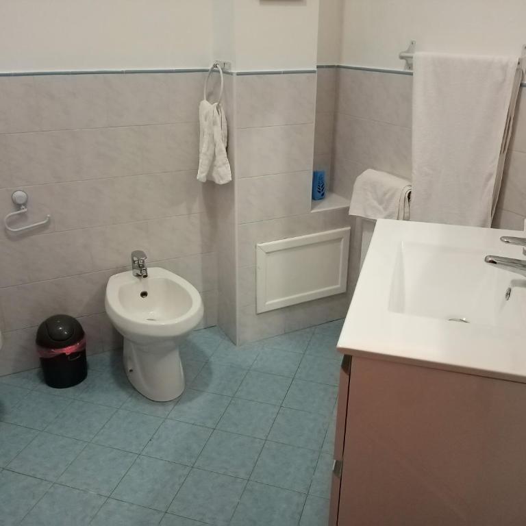 Dante091 - Standard Double Room with Shared Bathroom - 17