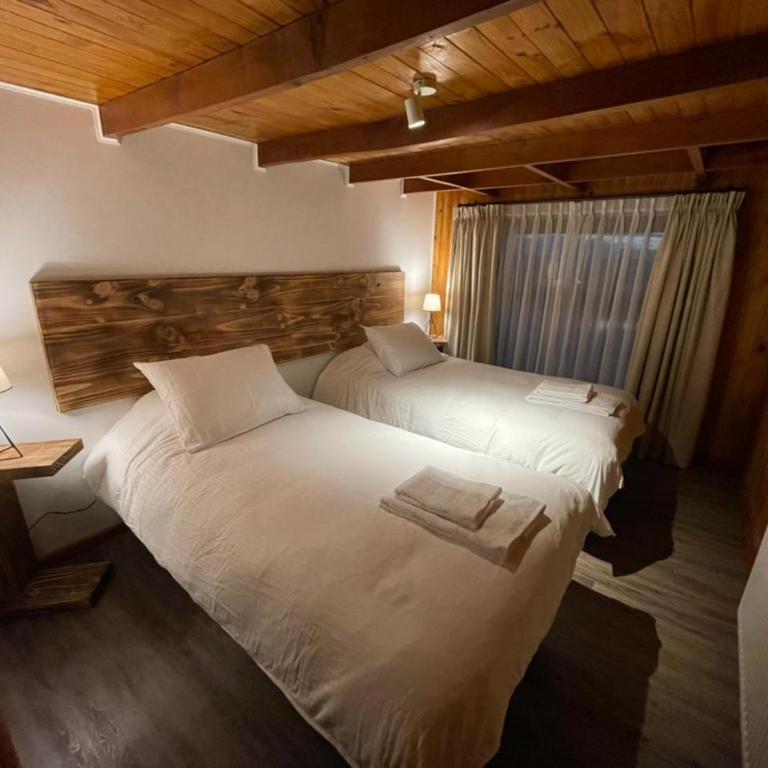 HOTEL VOLKANICO - Habitación Doble con baño privado - 2 camas - 3