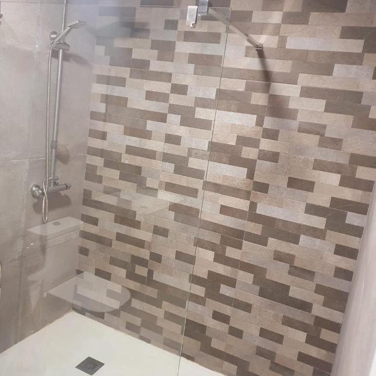 PISO ESTUPENDO a 3 min de la ESTACION DE TREN AVE y BUS - One-Bedroom Apartment - 12
