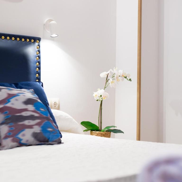 Unamuno by Bilbao Living - Two-Bedroom Apartment - 57