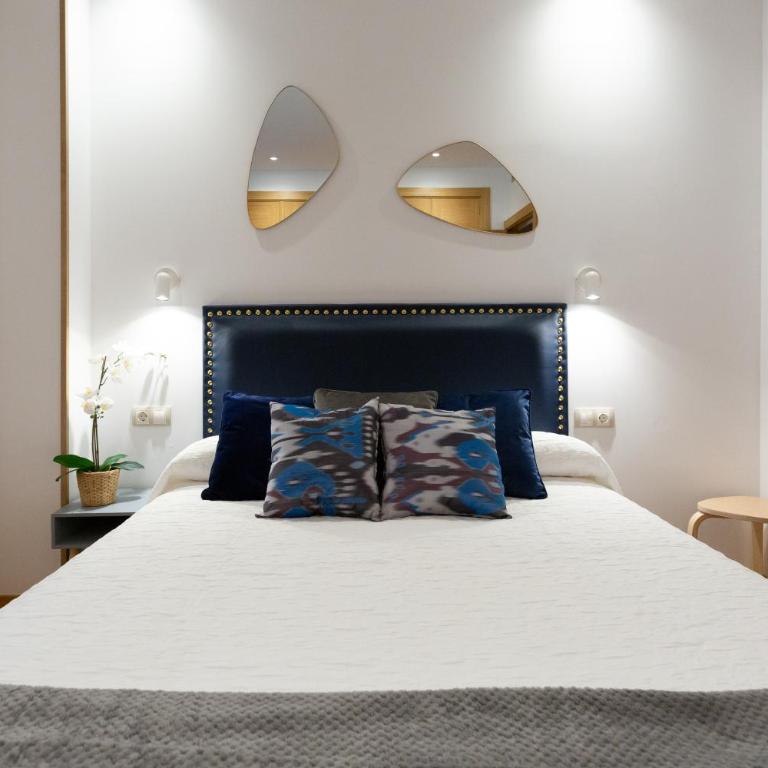 Unamuno by Bilbao Living - Two-Bedroom Apartment - 54