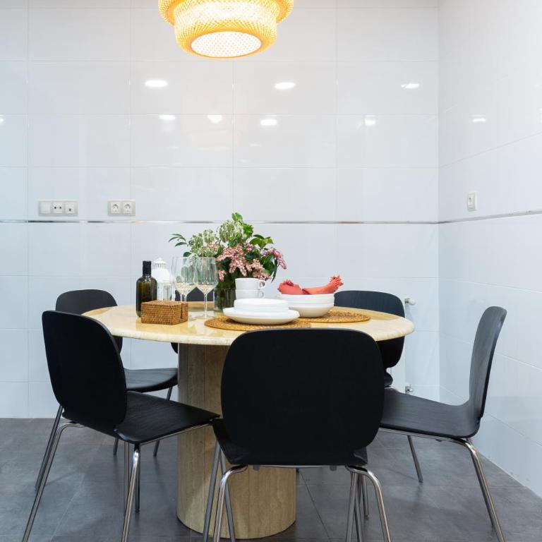 Unamuno by Bilbao Living - Two-Bedroom Apartment - 32