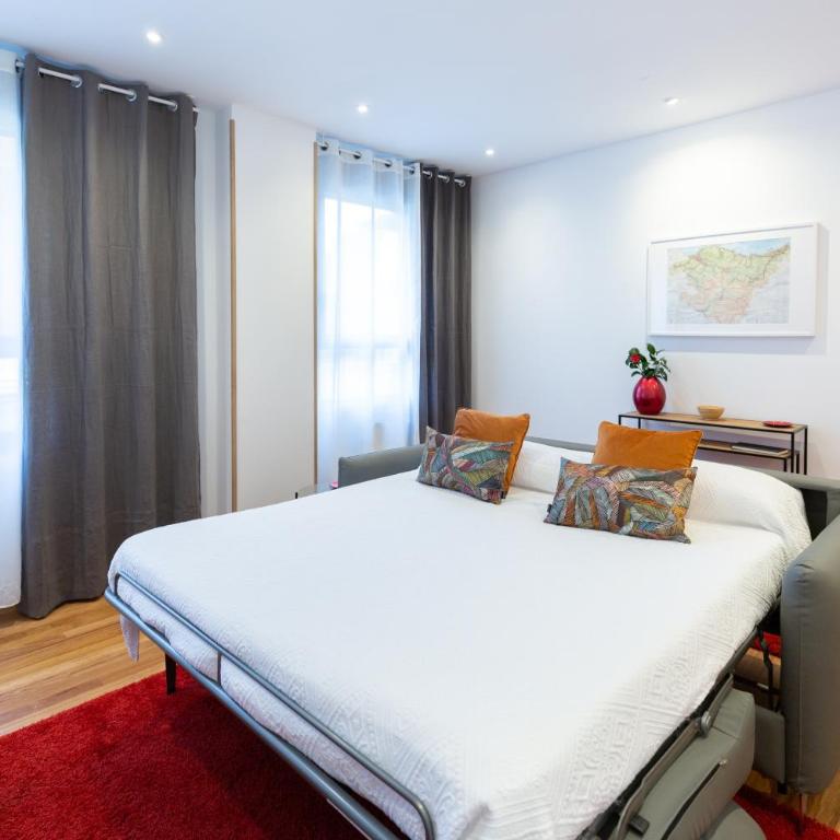 Unamuno by Bilbao Living - Two-Bedroom Apartment - 36