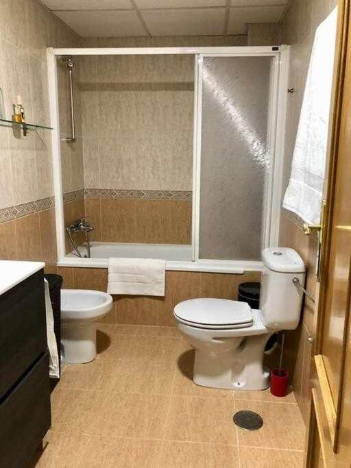 H&H Suite Train Station Apartament - Three-Bedroom Apartment - 12
