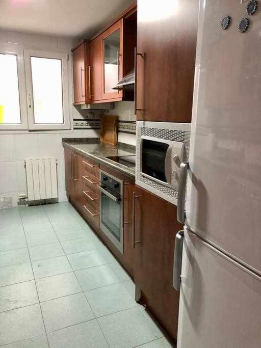 H&H Suite Train Station Apartament - Three-Bedroom Apartment - 15