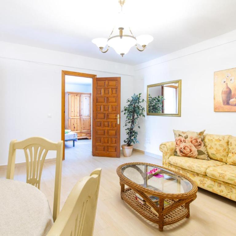 Stunning Apartment In Los Cerezos - Two-Bedroom Apartment - 4