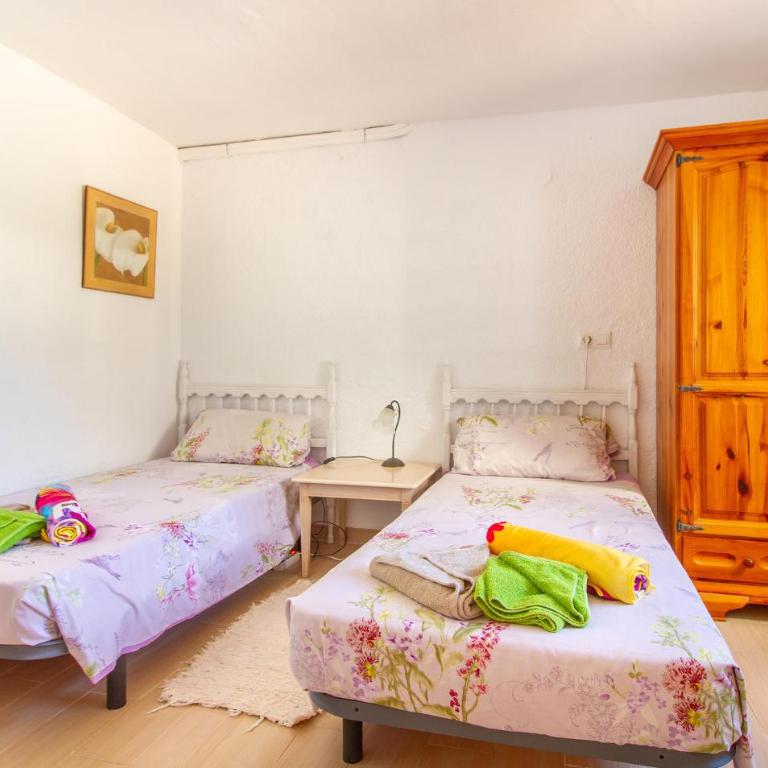 Stunning Apartment In Los Cerezos - Two-Bedroom Apartment - 8
