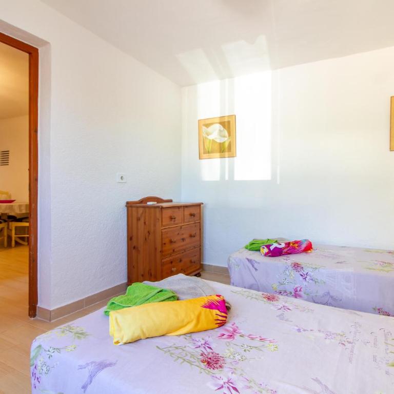 Stunning Apartment In Los Cerezos - Two-Bedroom Apartment - 9