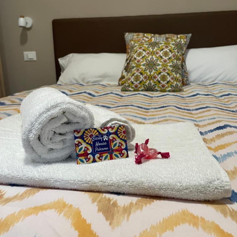 SicilyHouse Palermo - Double Room with Private Bathroom - 16