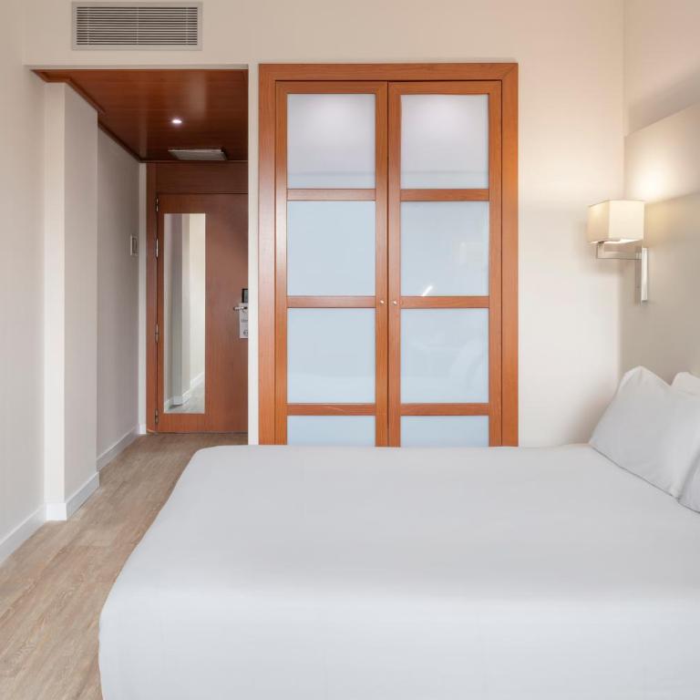 B&B HOTEL Granada Estación - Superior Double Room - 4