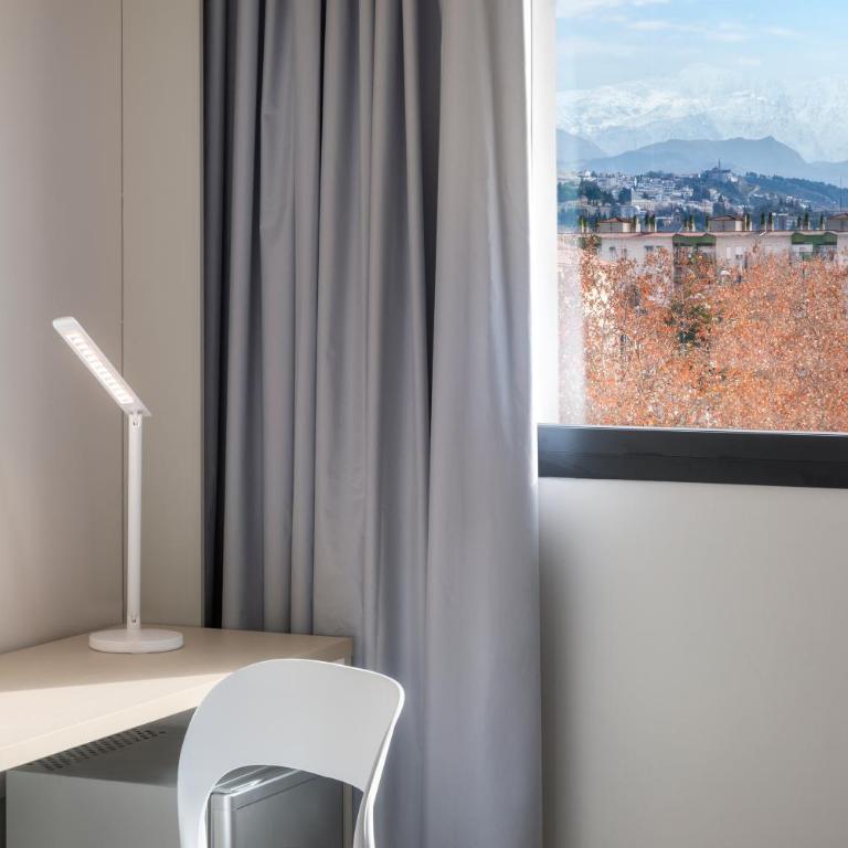 B&B HOTEL Granada Estación - Double Room with Mountain View - 5