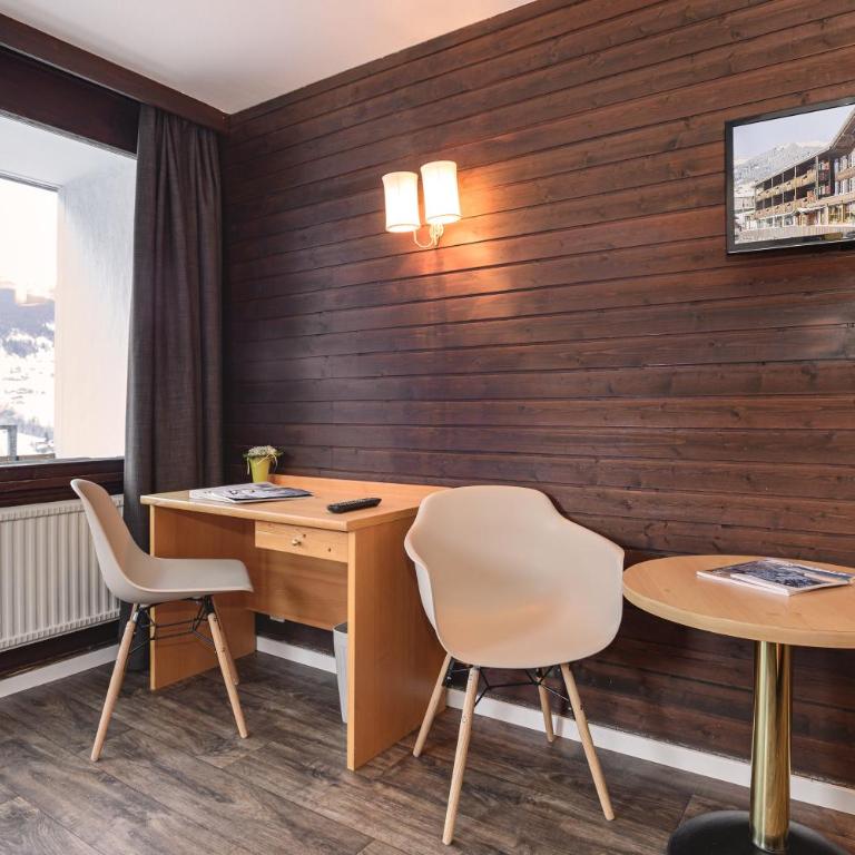 Jungfrau Lodge, Annex Crystal - Habitación Triple con balcón y vistas al Eiger - 3