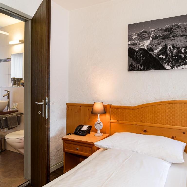 Jungfrau Lodge, Annex Crystal - Habitación Triple con balcón y vistas al Eiger - 7