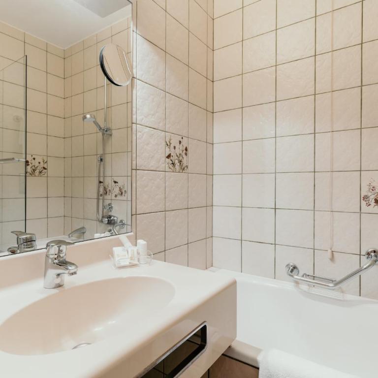 Hotel Scherer - Doppel- oder Zweibettzimmer - 13