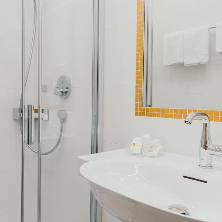 Hotel Scherer - Doppel- oder Zweibettzimmer - 16