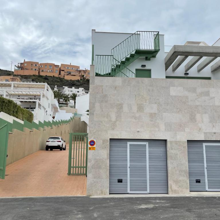 Precioso apartamento frente a la playa con piscina - Apartamento de 2 dormitorios - 50