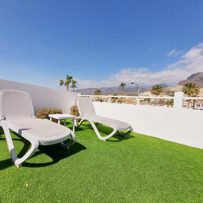 Huge Sunny Terrace Heated Pool Costa Adeje - Apartamento de 1 dormitorio - 4