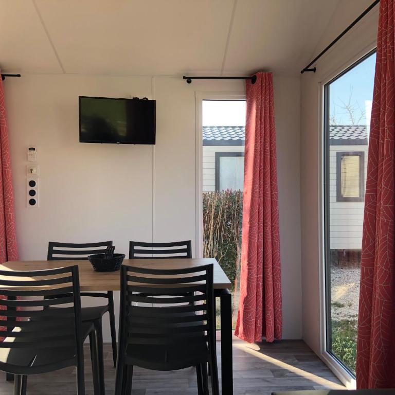 Camping L' Arlesienne - Mobile Home Premium (6 Personnes) - 1