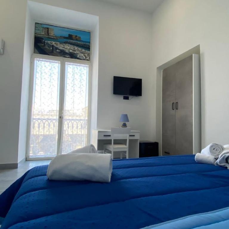 HEART OF NAPLES - Double Room with Balcony (2 Adults + 1 Child) - 4