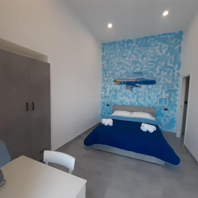 HEART OF NAPLES - Double Room with Balcony (2 Adults + 1 Child) - 6