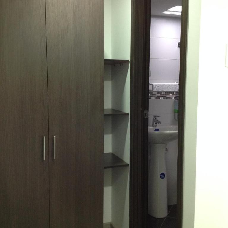 Hotel Burana - Quadruple Room with Private Bathroom - 4