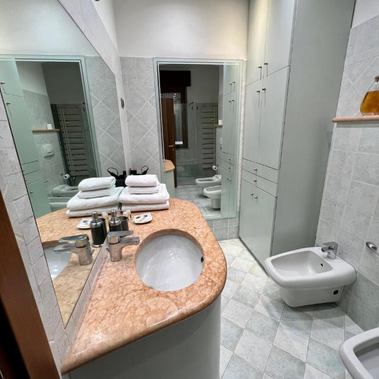 10 Minutes B&B Bed & Breakfast - Camera Tripla con Bagno Privato - 11