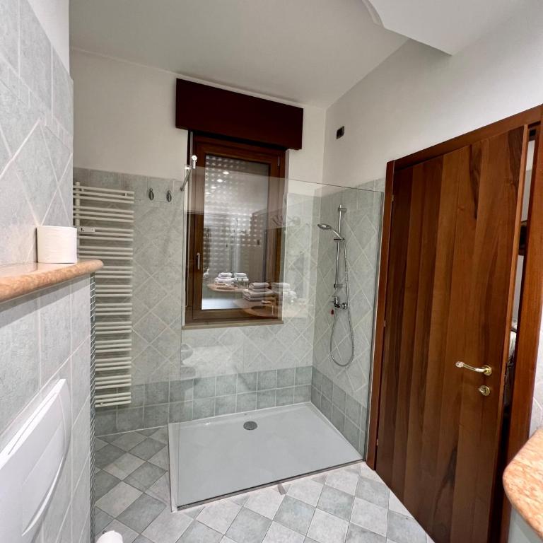 10 Minutes B&B Bed & Breakfast - Camera Tripla con Bagno Privato - 13