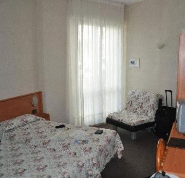 Hotel Engadina - Camera Doppia con Letti Singoli - 3