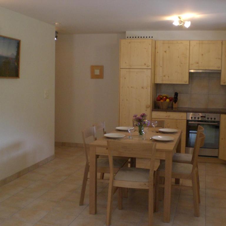Apartments Vieux Chalet - Two-Bedroom Apartment with Balcony / A 04 - 5