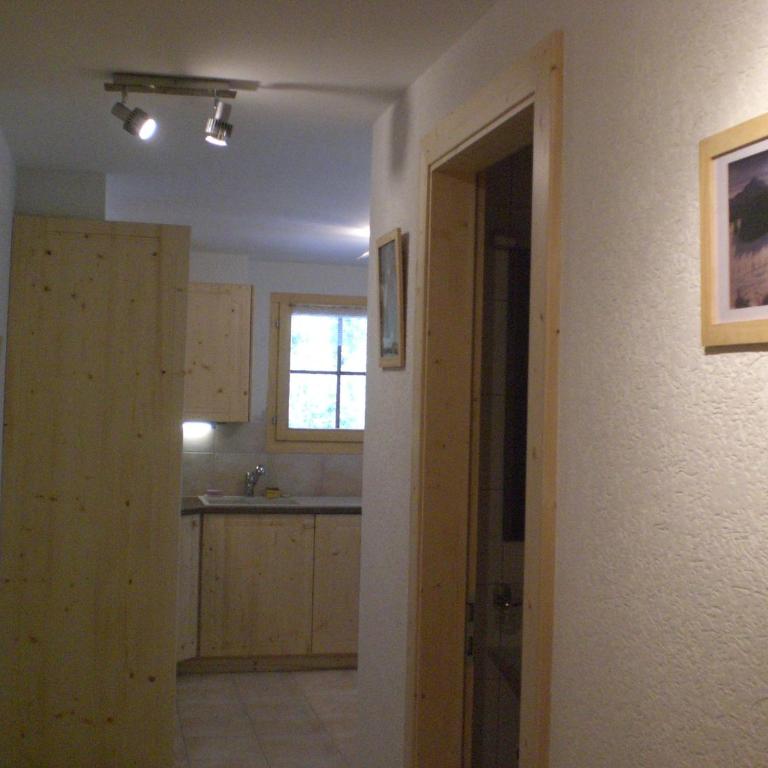 Apartments Vieux Chalet - Two-Bedroom Apartment with Balcony / A 04 - 10