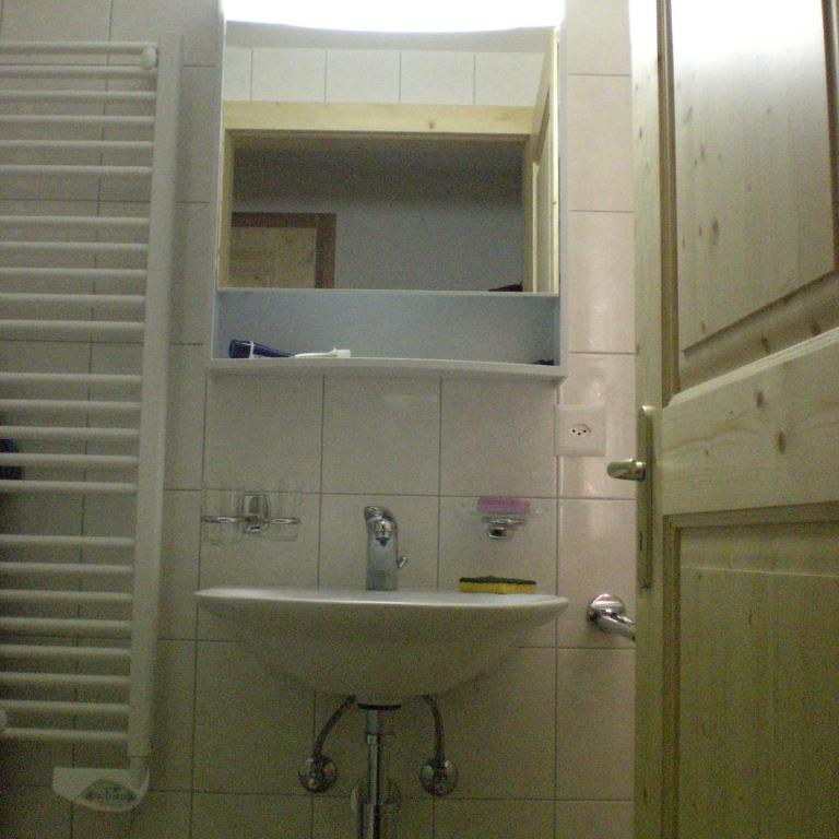 Apartments Vieux Chalet - Two-Bedroom Apartment with Balcony / A 04 - 11