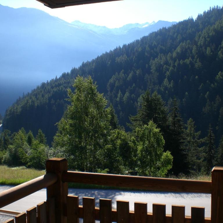 Apartments Vieux Chalet - Two-Bedroom Apartment with Balcony / A 04 - 14