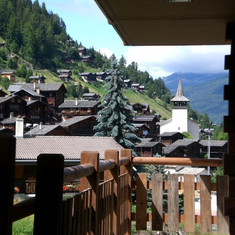 Apartments Vieux Chalet - Two-Bedroom Apartment with Balcony / A 04 - 18
