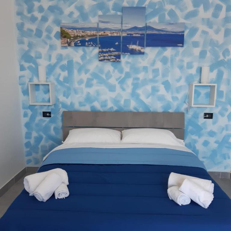 HEART OF NAPLES - Double Room with Balcony (2 Adults + 1 Child) - 8