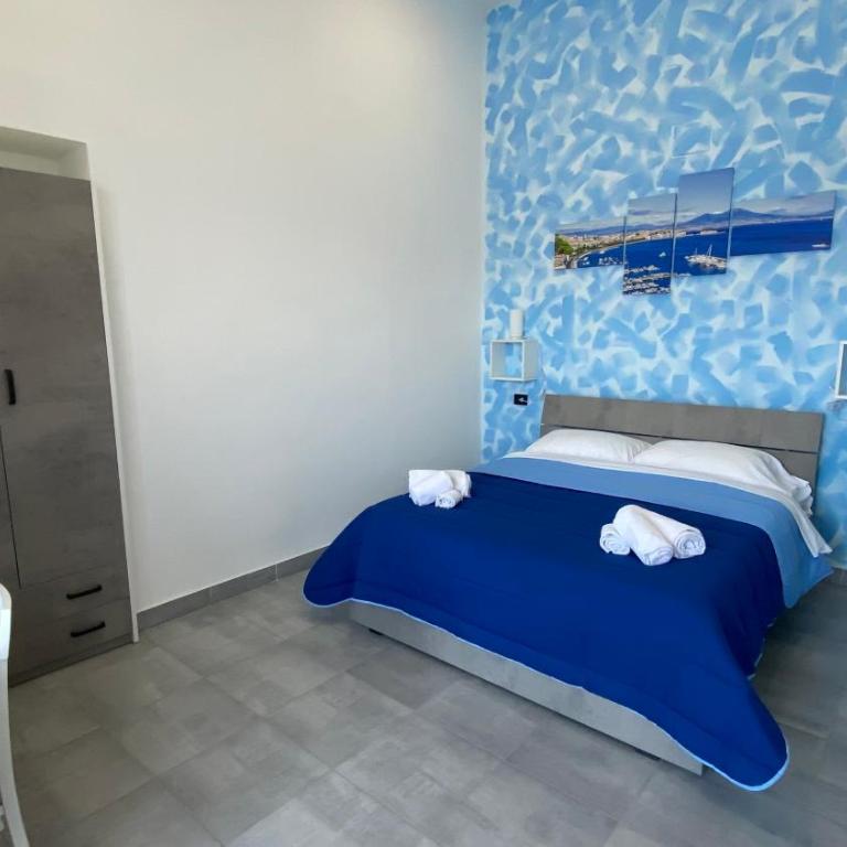 HEART OF NAPLES - Double Room with Balcony (2 Adults + 1 Child) - 10