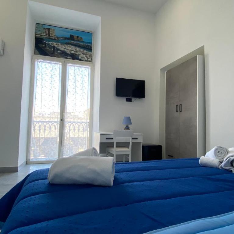 HEART OF NAPLES - Double Room with Balcony (2 Adults + 1 Child) - 11