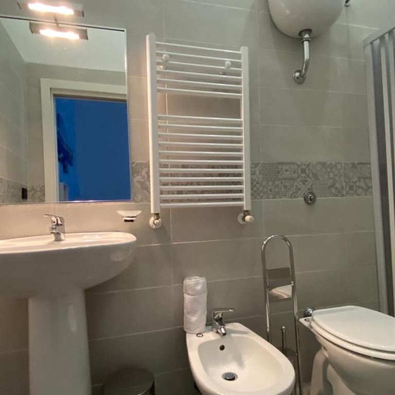 HEART OF NAPLES - Deluxe Double or Twin Room - 6