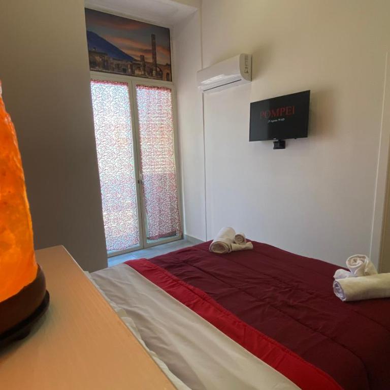 HEART OF NAPLES - Deluxe Room (2 Adults + 1 Child) - 8