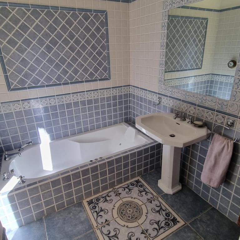 CASA SOPRANA - HAUT DE VILLA indépendant avec piscine et jardin privés - Independant TOP OF VILLA with private pool and garden - Haus mit 5 Schlafzimmern - 38