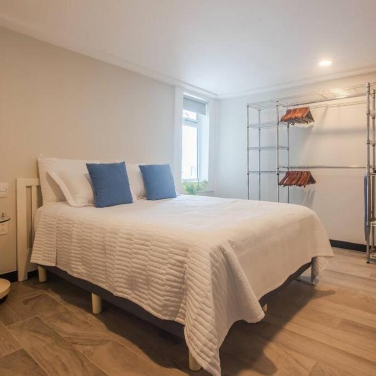 LOCATION- 3-Bdr PENTH-150 mbps- POOL- Priv ROOFTOP - Three-Bedroom Apartment - 12