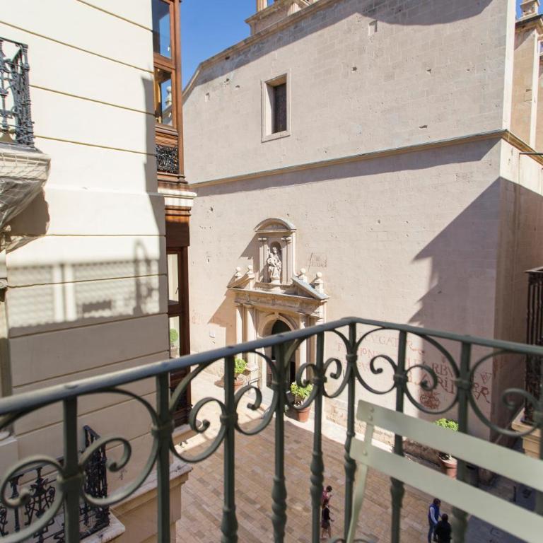 Habitaciones Amelia - Double Room with Private Bathroom - 8