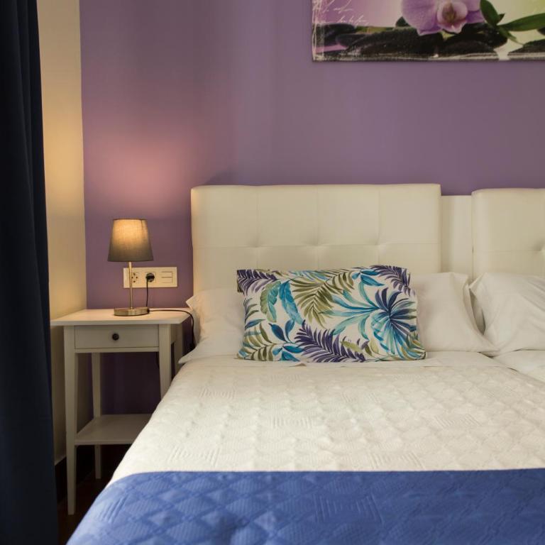 Habitaciones Amelia - Double Room with Private Bathroom - 11