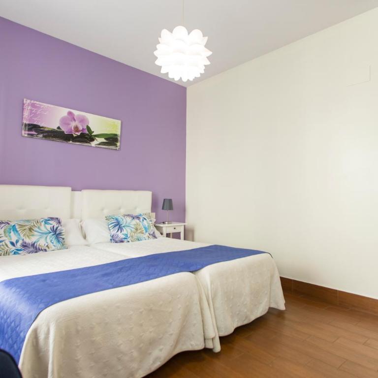 Habitaciones Amelia - Double Room with Private Bathroom - 14