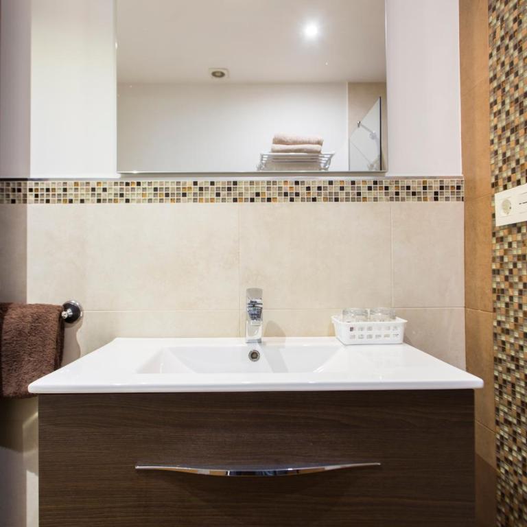 Habitaciones Amelia - Double Room with Private Bathroom - 16